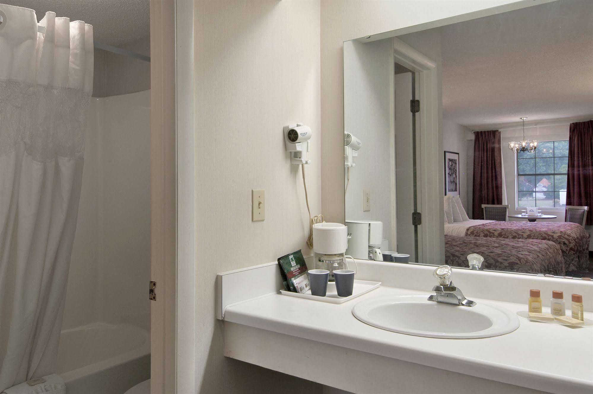 Bourbon Capital Inn Bardstown Zewnętrze zdjęcie